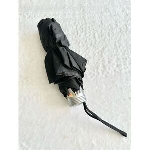 Black and silver staple umbrella ￼